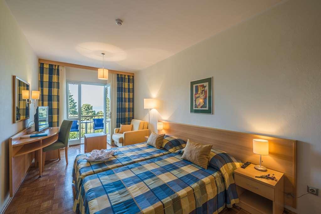 Aminess Vival Casa Velaris Hotel Supetar Bilik gambar