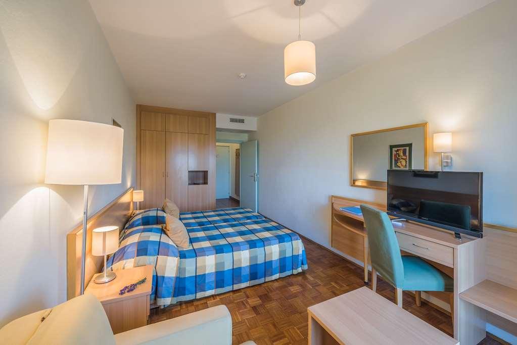 Aminess Vival Casa Velaris Hotel Supetar Bilik gambar
