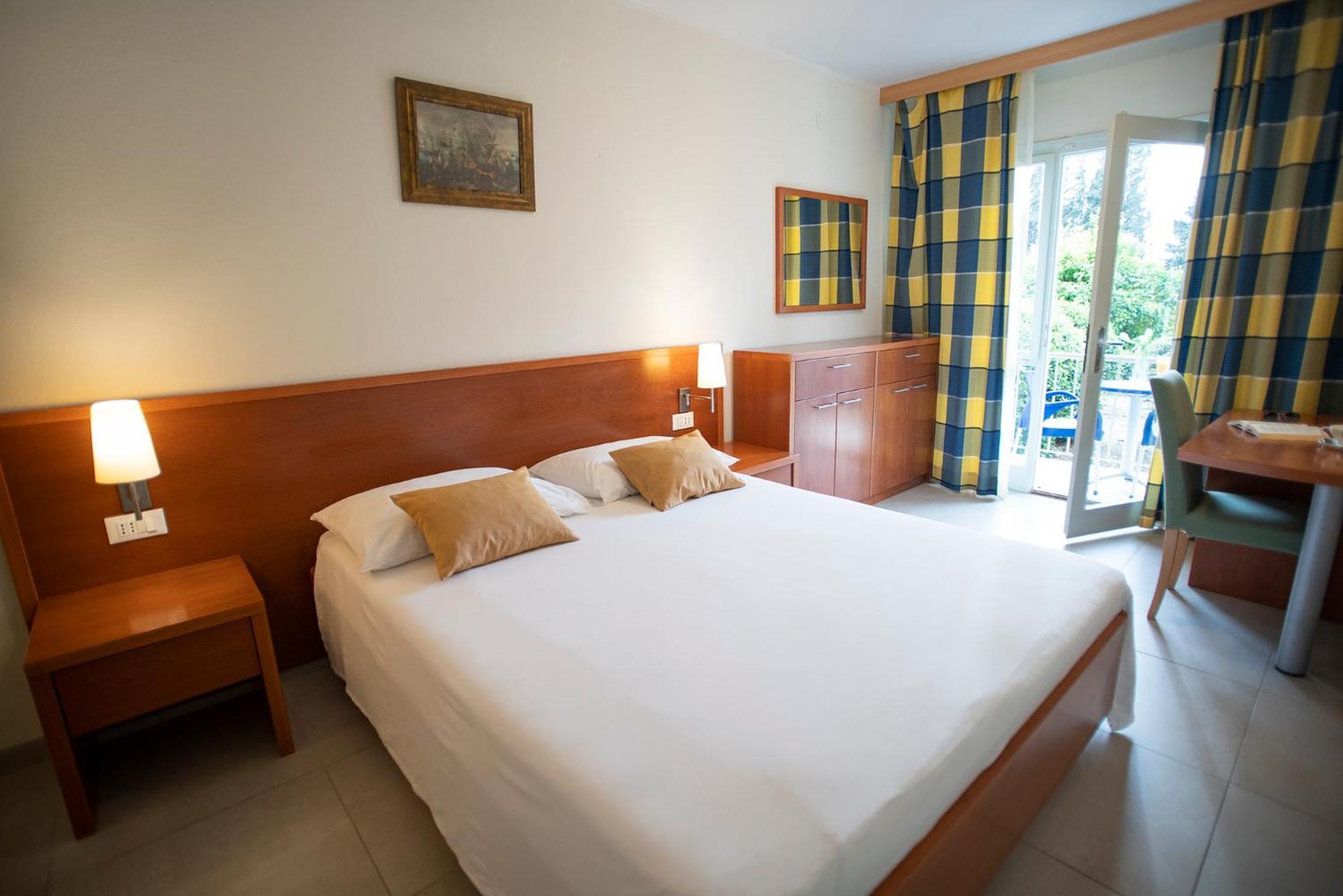 Aminess Vival Casa Velaris Hotel Supetar Bilik gambar